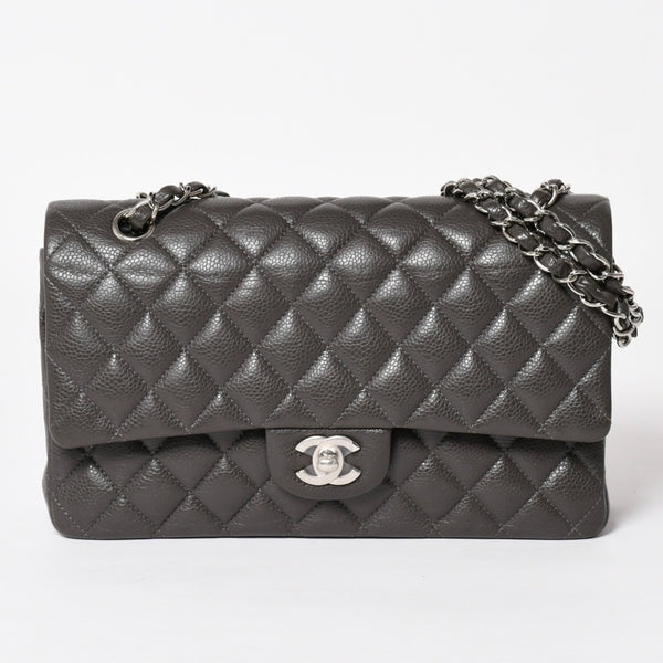 Like new CHANEL Chanel Matelasse 25 Chain Shoulder Bag A01112 16th series Coco Mark Caviar Skin Greige Used 4a004057
