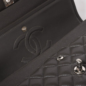Like new CHANEL Chanel Matelasse 25 Chain Shoulder Bag A01112 16th series Coco Mark Caviar Skin Greige Used 4a004057