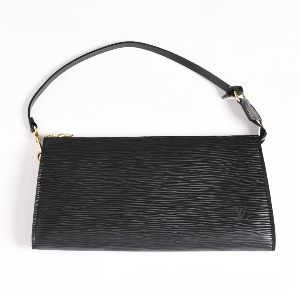 Very Good Condition LOUIS VUITTON Pochette Accessory Pouch M52942 Epi Black Gold Hardware Used 4a004217