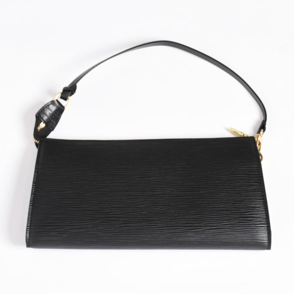 Very Good Condition LOUIS VUITTON Pochette Accessory Pouch M52942 Epi Black Gold Hardware Used 4a004217