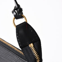 画像をギャラリービューアに読み込む, 極美品 LOUIS VUITTON ルイヴィトン ポシェット アクセソワール アクセサリーポーチ M52942 エピ ブラック ゴールド金具 中古 4a004217