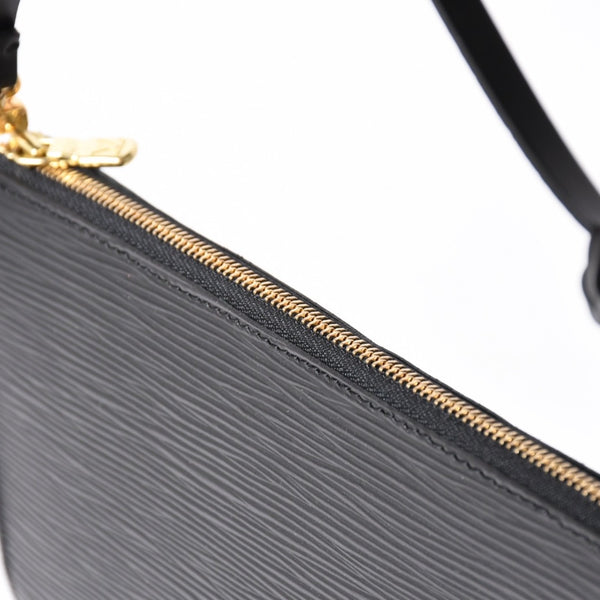 Very Good Condition LOUIS VUITTON Pochette Accessory Pouch M52942 Epi Black Gold Hardware Used 4a004217