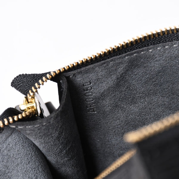 Very Good Condition LOUIS VUITTON Pochette Accessory Pouch M52942 Epi Black Gold Hardware Used 4a004217