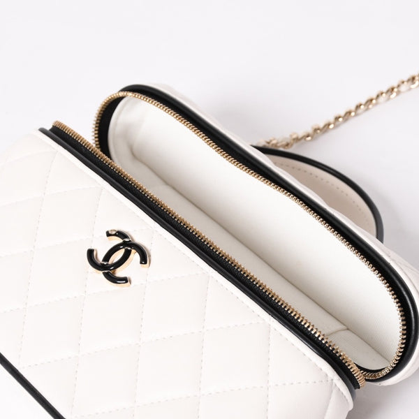 CHANEL Slim Vanity Bag Vanity Case Shoulder Bag Random Number Lambskin White Black Bicolor Silver Hardware Good Condition Used 4a004238