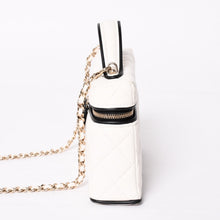 画像をギャラリービューアに読み込む, CHANEL シャネル スリムヴァニティバッグ ヴァニティケース ショルダーバッグ ランダム番台 ラムスキン ホワイト ブラック バイカラー シルバー金具 美品 中古 4a004238