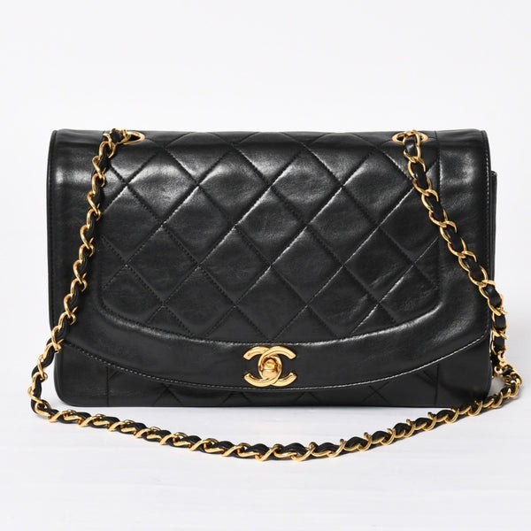 Very Good Condition CHANEL Diana 25 S Flap S Chain Shoulder Bag No. 2 Coco Mark Lambskin Black Gold Hardware Used 4a003914