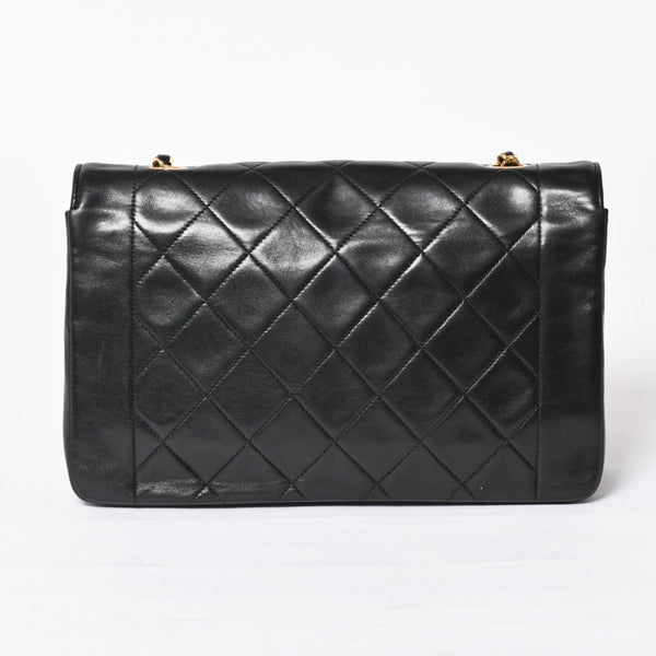 Very Good Condition CHANEL Diana 25 S Flap S Chain Shoulder Bag No. 2 Coco Mark Lambskin Black Gold Hardware Used 4a003914