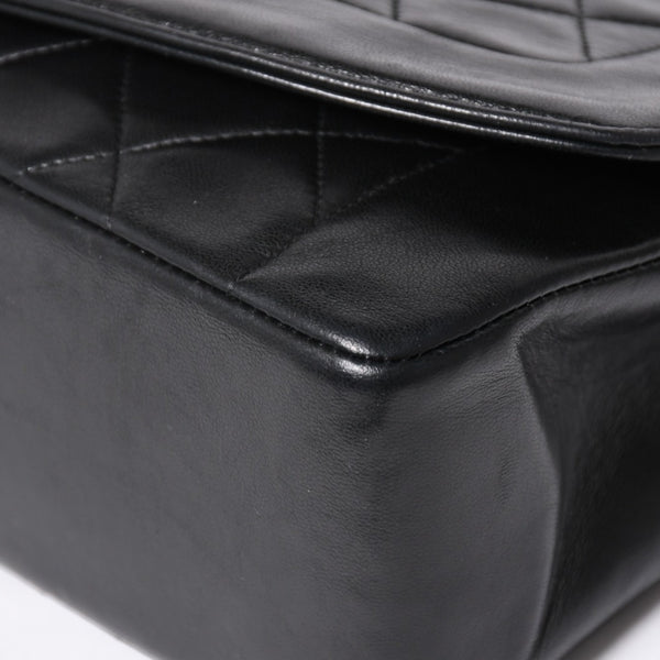 Very Good Condition CHANEL Diana 25 S Flap S Chain Shoulder Bag No. 2 Coco Mark Lambskin Black Gold Hardware Used 4a003914