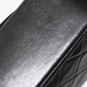 Very Good Condition CHANEL Diana 25 S Flap S Chain Shoulder Bag No. 2 Coco Mark Lambskin Black Gold Hardware Used 4a003914