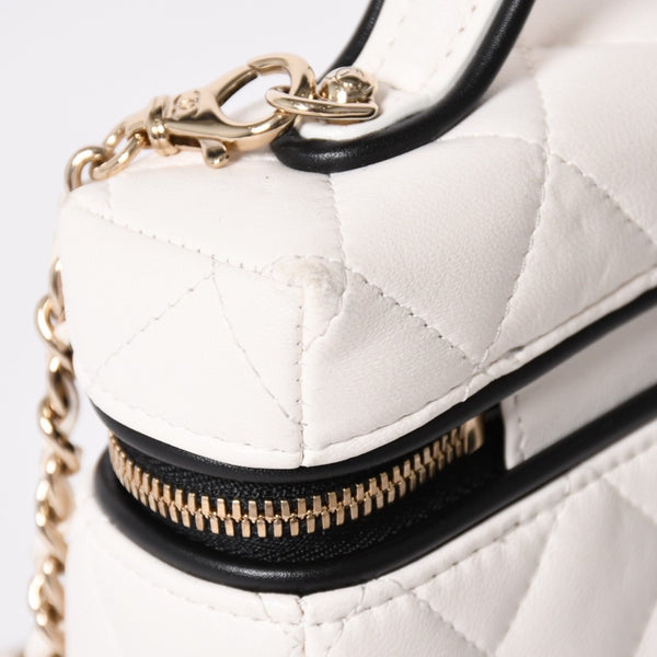 CHANEL Slim Vanity Bag Vanity Case Shoulder Bag Random Number Lambskin White Black Bicolor Silver Hardware Good Condition Used 4a004238