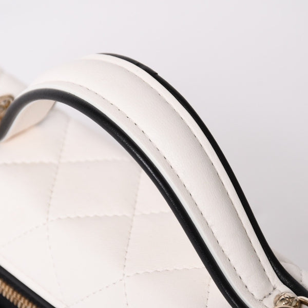 CHANEL Slim Vanity Bag Vanity Case Shoulder Bag Random Number Lambskin White Black Bicolor Silver Hardware Good Condition Used 4a004238