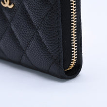 Load image into Gallery viewer, 極美品 CHANEL シャネル クラシック ジップ コインケース AP0216 キャビア極美品 CHANEL シャネル クラシック ジップ コインケース AP0216 マトラッセ キャビアスキン ランダム番台 ブラック 財布 カードケース ゴールド金具 中古 4a004257