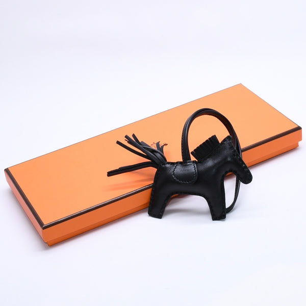 極美品 HERMES エルメス チャーム バッグチャーム ロデオPM SO BLACK ソーブラック アニョーミロ U刻印 中古 4a004255