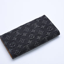 画像をギャラリービューアに読み込む, 極美品 LOUIS VUITTON ルイヴィトン モノグラムデニム ポルトフォイユ アメリア M95512 三つ折り財布 ブラック イエロー ゴールド金具 中古 4a004267