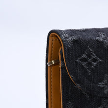 画像をギャラリービューアに読み込む, 極美品 LOUIS VUITTON ルイヴィトン モノグラムデニム ポルトフォイユ アメリア M95512 三つ折り財布 ブラック イエロー ゴールド金具 中古 4a004267