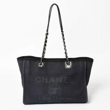 画像をギャラリービューアに読み込む, CHANEL シャネル ドーヴィルMM チェーンストラップトートバッグ ランダム番台 ショルダーバッグ ダークネイビー ブラック コットンファイバー シルバー金具 良品 中古 4a004278