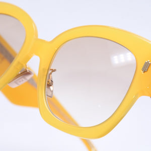 FENDI フェンディ ローマ サングラス イエロー サイドロゴ FF 0458/G/S アイウェア 52◻︎23 150 ブラウンレンズ 美品 中古 4a004323