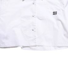 Load image into Gallery viewer, MIUMIU ミュウミュウ クロップド丈 シャツ ホワイト ブラック ラインストーン サイズ36 美品 中古 4a004111