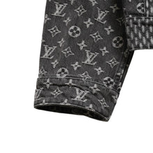 画像をギャラリービューアに読み込む, LOUIS VUITTON ルイヴィトン × NIGO ジャイアントダミエウェーブス デニムジャケット ニゴー コラボレーション モノグラム ダミエ アウター ブラック グレー 44サイズ ゴールド金具 美品 中古 4a004413