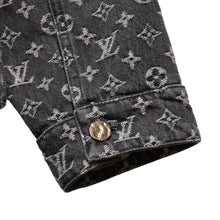 画像をギャラリービューアに読み込む, LOUIS VUITTON ルイヴィトン × NIGO ジャイアントダミエウェーブス デニムジャケット ニゴー コラボレーション モノグラム ダミエ アウター ブラック グレー 44サイズ ゴールド金具 美品 中古 4a004413