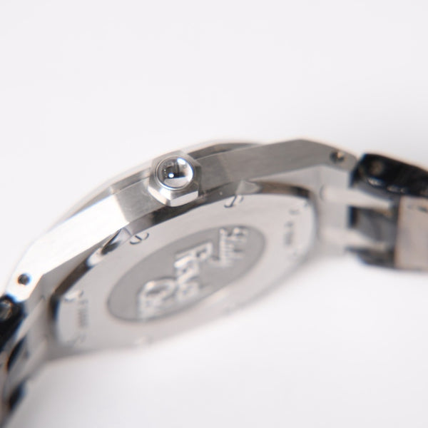 AUDEMARS PIGUET オーデマピゲ ロイヤルオーク 腕時計 67601ST.ZZ.D012CR.01 シルバー文字盤 革 SS QZ ダイヤモンド 美品 中古 4a004284