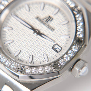 AUDEMARS PIGUET オーデマピゲ ロイヤルオーク 腕時計 67601ST.ZZ.D012CR.01 シルバー文字盤 革 SS QZ ダイヤモンド 美品 中古 4a004284
