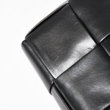 画像をギャラリービューアに読み込む, BOTTEGA VENETA ボッテガ ヴェネタ CASSETTE カセット キャンディ ミニショルダーバッグ ブラック レザー 美品 中古 4a004308
