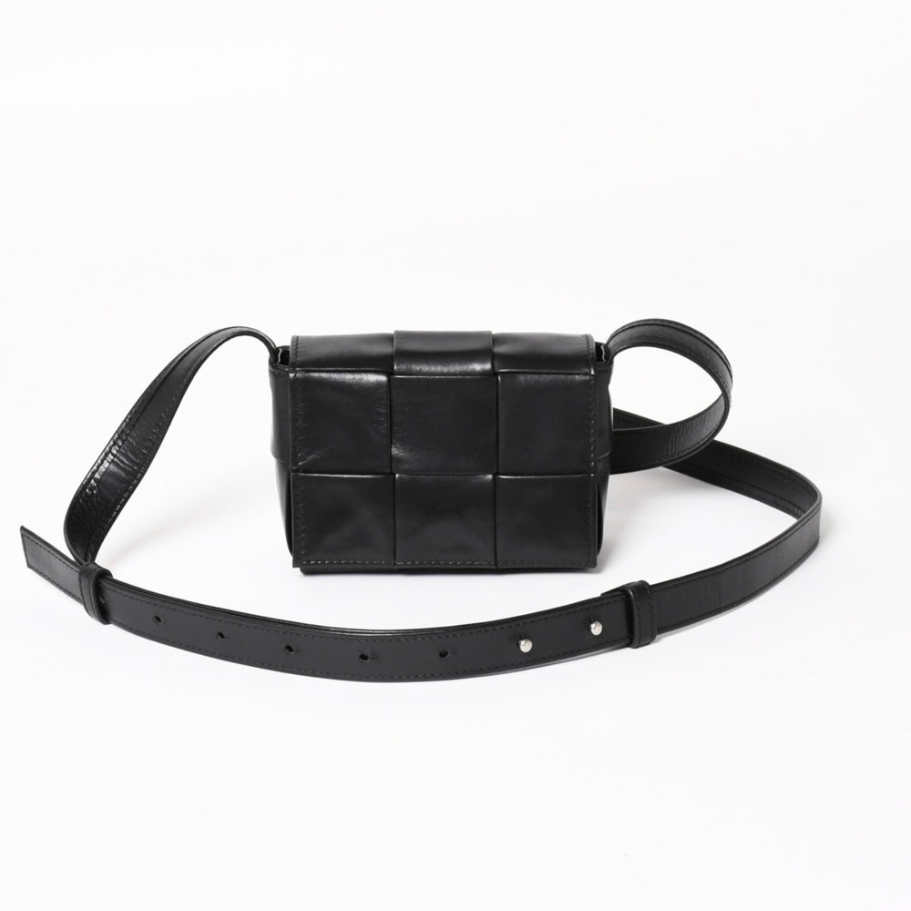 BOTTEGA VENETA ボッテガ ヴェネタ CASSETTE カセット キャンディ ミニショルダーバッグ ブラック レザー 美品 中古 4a004308