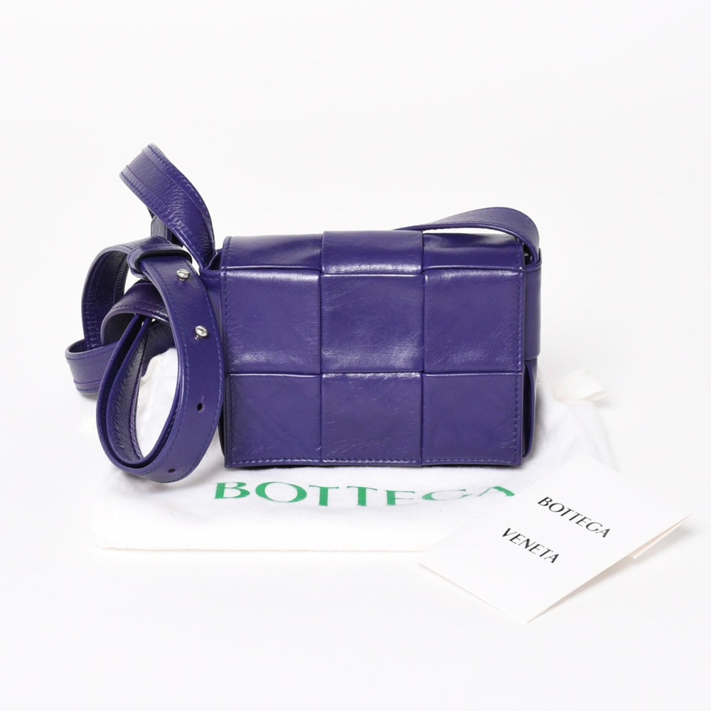 極美品 BOTTEGA VENETA ボッテガ ヴェネタ キャンディカセット イントレチャート ミニ ショルダーバッグ パープル シルバー金具 中古 4a004306