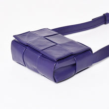 画像をギャラリービューアに読み込む, 極美品 BOTTEGA VENETA ボッテガ ヴェネタ キャンディカセット イントレチャート ミニ ショルダーバッグ パープル シルバー金具 中古 4a004306