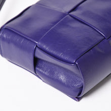 画像をギャラリービューアに読み込む, 極美品 BOTTEGA VENETA ボッテガ ヴェネタ キャンディカセット イントレチャート ミニ ショルダーバッグ パープル シルバー金具 中古 4a004306