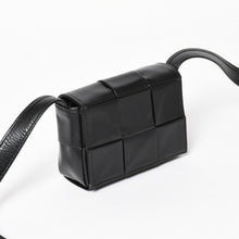 画像をギャラリービューアに読み込む, BOTTEGA VENETA ボッテガ ヴェネタ CASSETTE カセット キャンディ ミニショルダーバッグ ブラック レザー 美品 中古 4a004308