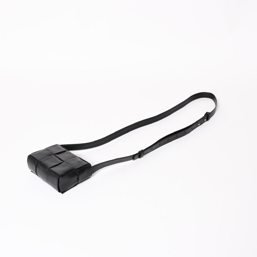 BOTTEGA VENETA ボッテガ ヴェネタ CASSETTE カセット キャンディ ミニショルダーバッグ ブラック レザー 美品 中古 4a004308