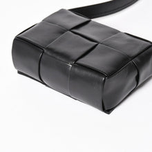 画像をギャラリービューアに読み込む, BOTTEGA VENETA ボッテガ ヴェネタ CASSETTE カセット キャンディ ミニショルダーバッグ ブラック レザー 美品 中古 4a004308