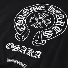 画像をギャラリービューアに読み込む, 新品未使用 CHROME HEARTS クロムハーツ 大阪限定ホースシュー ジップアップフーディ パーカー 大阪限定 ホースシュー CHプラス スクロールラベル ダガー ブラック シルバー925 XLサイズ 中古 4a004315