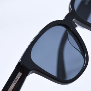 Excellent condition PRADA sunglasses, black with dark blue lenses, SPR A04-F, size 54.◻18 Used 4a004314