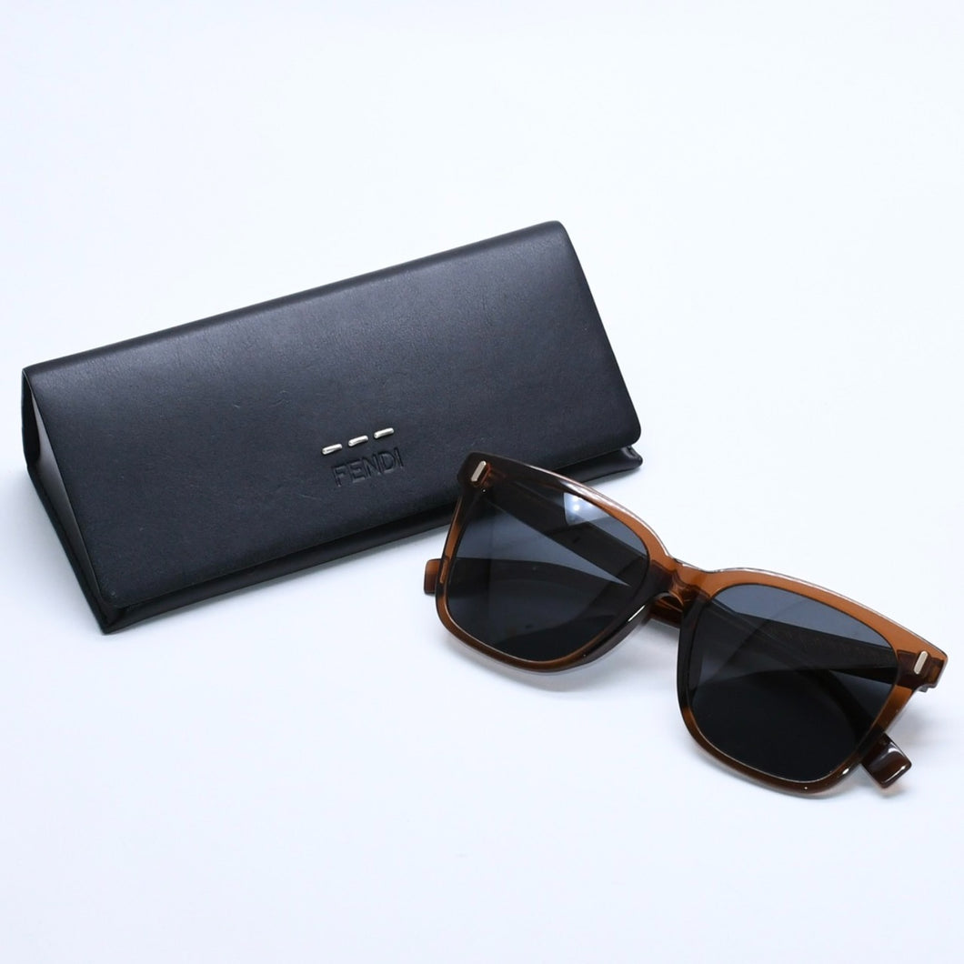 FENDI フェンディ サングラス ブラウンテンプル ブラックレンズ