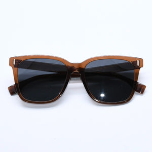 FENDI sunglasses, brown temples, black lenses, gold hardware, FF M0053/F/S 55◻18 150 Excellent condition Used 4a004321
