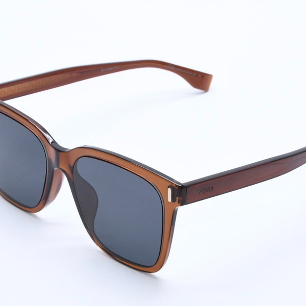 FENDI sunglasses, brown temples, black lenses, gold hardware, FF M0053/F/S 55◻18 150 Excellent condition Used 4a004321