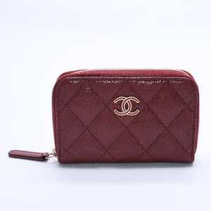 極美品 CHANEL シャネル カメリア型押し マトラッセ ラウンドファスナー コインケース 26番台 カーフスキン キルティング ココマーク ボルドー ゴールド金具 中古 4a004263