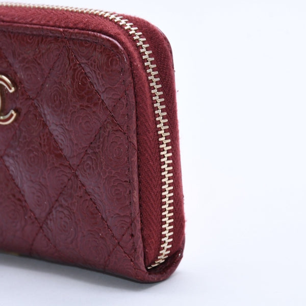 極美品 CHANEL シャネル カメリア型押し マトラッセ ラウンドファスナー コインケース 26番台 カーフスキン キルティング ココマーク ボルドー ゴールド金具 中古 4a004263