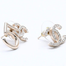 Load image into Gallery viewer, CHANEL シャネル ココマーク ピアス 重量約4.31g A21S刻印 No.5 ラインストーン メタル GP ゴールド クリア 両耳用 美品 中古 4a003729