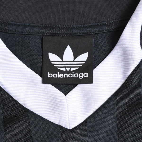 極美品 BALENCIAGA バレンシアガ × アディダス オーバーサイズ サッカー ゲームシャツ 723663 TNV13 ユニフォーム シャドーストライプ エンブレム ブラック ホワイト 3サイズ 中古 4a004340