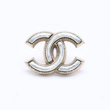 画像をギャラリービューアに読み込む, CHANEL シャネル ココマーク ピアス 重量約3.05g A14B刻印 メタル シルバー ゴールド バイカラー 片耳用 美品 中古 4c060785