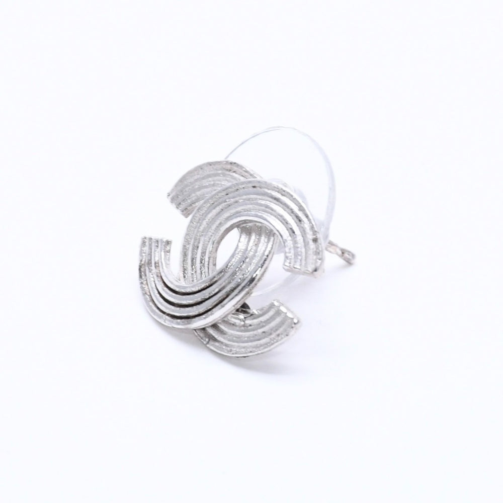CHANEL シャネル ココマーク ピアス アクセサリー 重量約1.38g 00A刻印 メタル シルバー 片耳用 美品 中古 4c073507