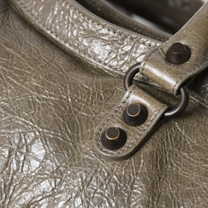 BALENCIAGA バレンシアガ ル シティ スモール ハンドバッグ 811442 ショルダーバッグ カーキ スタッズ ブロンズ金具 108 5240 美品 中古 4a004345