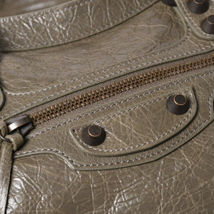 BALENCIAGA バレンシアガ ル シティ スモール ハンドバッグ 811442 ショルダーバッグ カーキ スタッズ ブロンズ金具 108 5240 美品 中古 4a004345