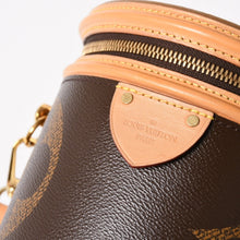 Load image into Gallery viewer, 極美品 LOUIS VUITTON ルイヴィトン カンヌ バニティバッグ モノグラム ジャイアント M44603 ブラウン モノグラム リバース ショルダーバッグ 中古 4a004342
