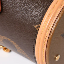 Load image into Gallery viewer, 極美品 LOUIS VUITTON ルイヴィトン カンヌ バニティバッグ モノグラム ジャイアント M44603 ブラウン モノグラム リバース ショルダーバッグ 中古 4a004342