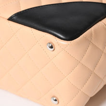 Load image into Gallery viewer, 極美品 CHANEL シャネル カンボンライン ボーリングバッグ ハンドバッグ A25171 ラムスキン 10番台 ベージュ ブラック ココマーク シルバー金具 中古 4a004384